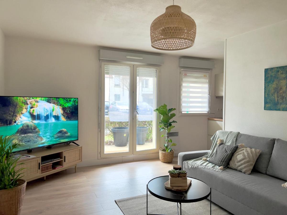 פרובן La Voulzie Appartement - Proche Centre Avec Parking Prive מראה חיצוני תמונה