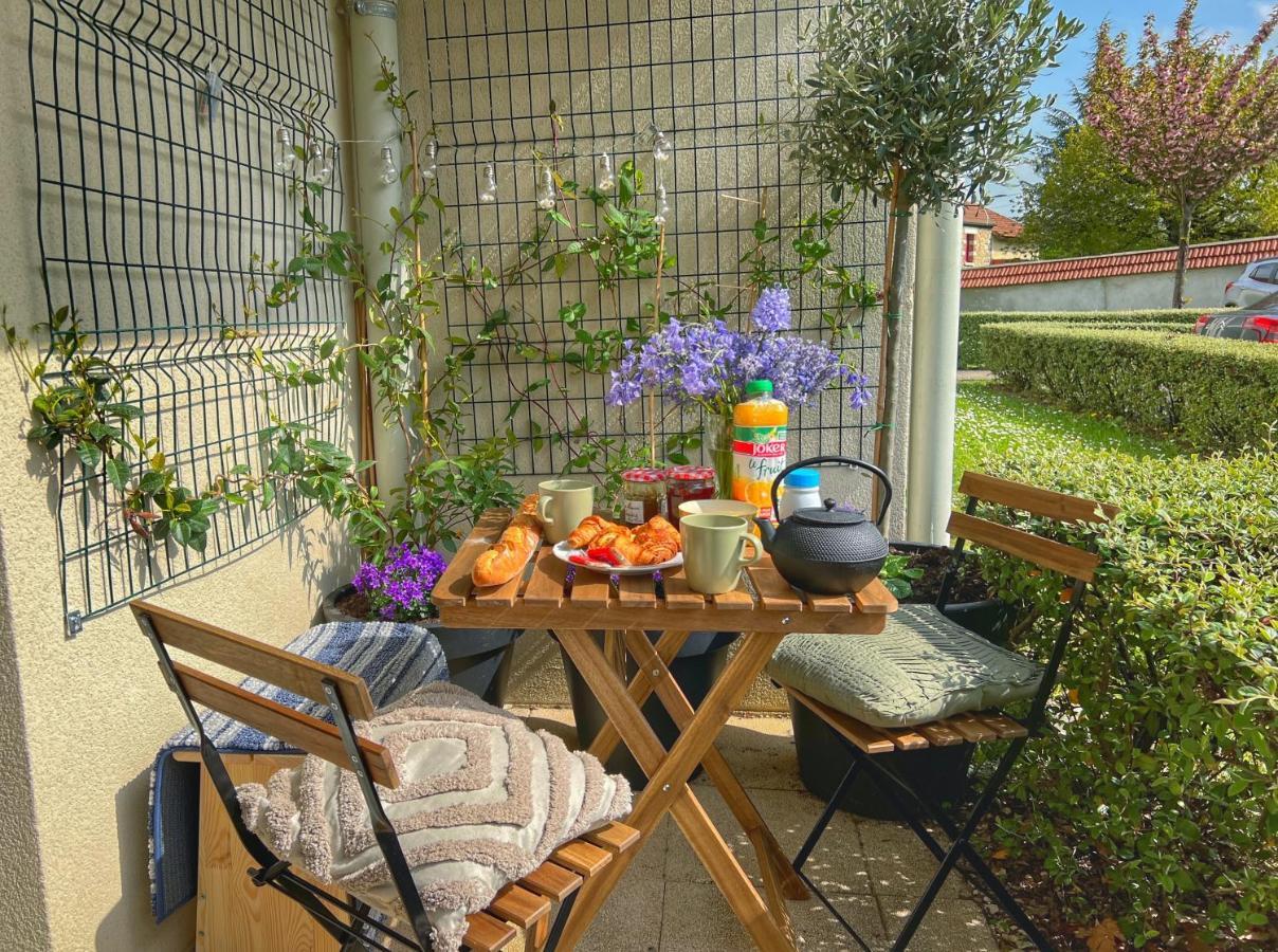 פרובן La Voulzie Appartement - Proche Centre Avec Parking Prive מראה חיצוני תמונה