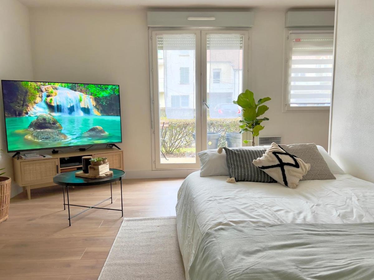 פרובן La Voulzie Appartement - Proche Centre Avec Parking Prive מראה חיצוני תמונה